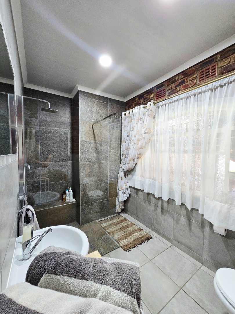 3 Bedroom Property for Sale in La Hoff North West